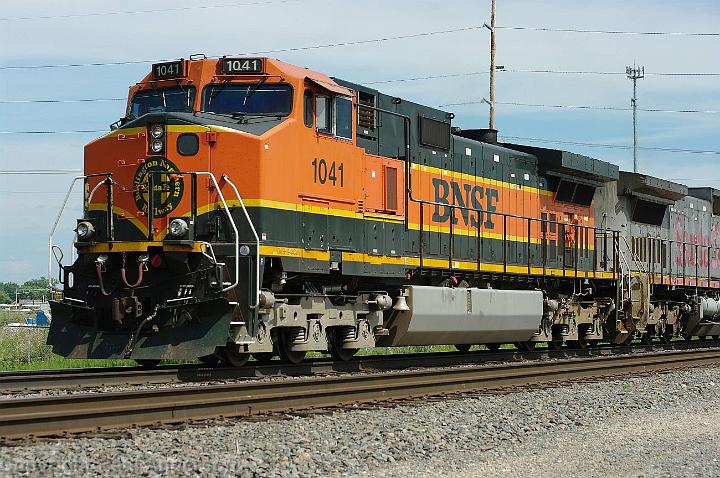 BNSF 1041 - Dash 9-44CW.jpg